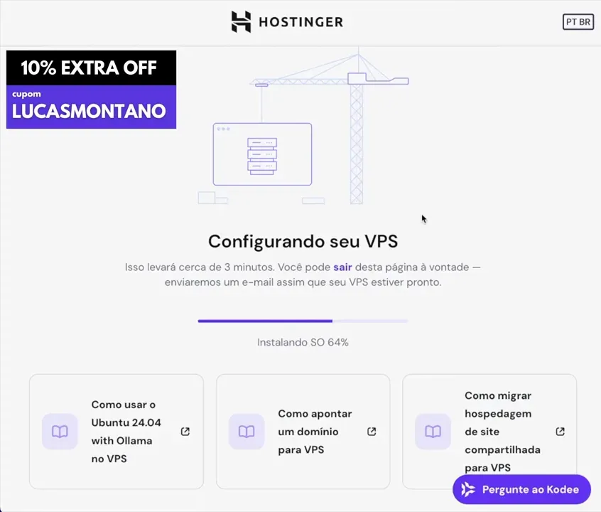 Painel Hostinger 'Configurando seu VPS' com barra de progresso (Instalando SO 64%) e terminal de logs à direita